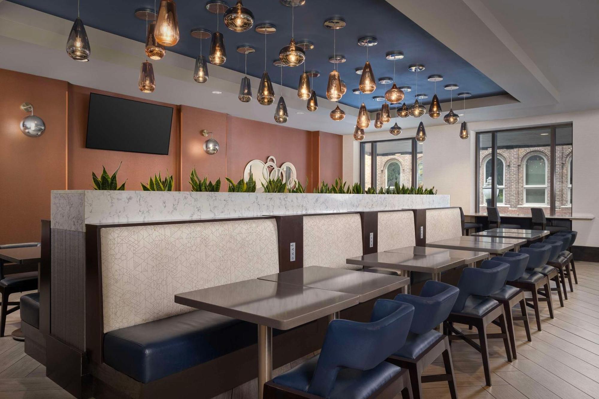 Embassy Suites By Hilton Knoxville Downtown Extérieur photo
